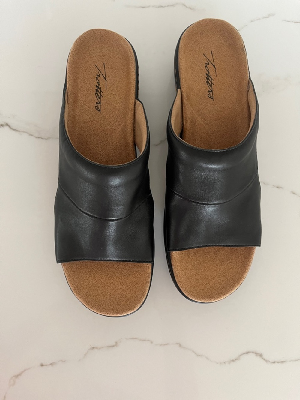 Trotters NEW Nara Black Leather Sandal Slide size 10 Narrow - Picture 6 of 13